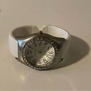 Pierre Nicol, Womens White & Silver No Clasp Plastic Band Watch *Needs Batteries